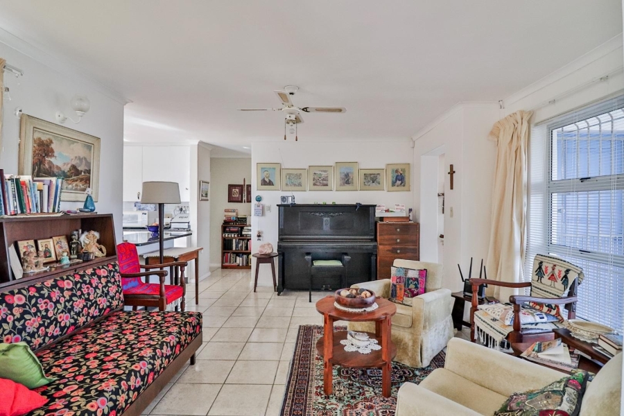 4 Bedroom Property for Sale in De Kelders Western Cape